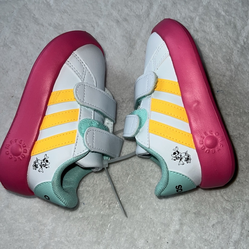 Adidas Disney x Grand Court |”Minnie Mouse “Sneaker - Picture 12 of 16